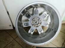 Load image into Gallery viewer, 1x Alufelge 18 Zoll 8.0" 5x108 45ET Glanz Silber Land Rover Rim Wheel FEL7873096650mf