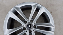 Load image into Gallery viewer, 1x Alufelge 18 Zoll 9.0&quot; 5x112 33ET Glanz Silber A2574010200 Mercedes-Benz Cls