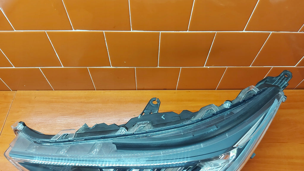 Frontscheinwerfer Toyota V 81185-42A33 LED Ein Stück (Rechts oder Links)