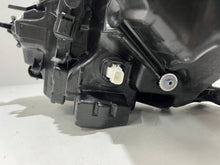 Load image into Gallery viewer, Frontscheinwerfer Toyota Yaris K0-8EU Rechts Scheinwerfer Headlight SCH6950426826em