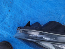 Laden Sie das Bild in den Galerie-Viewer, Frontscheinwerfer Opel Astra J TL793389777 13371595-7286 Links Headlight SCH5143826137me