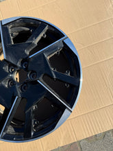 Load image into Gallery viewer, 1x Alufelge 19 Zoll 7.0" 5x108 41ET Glanz Schwarz 9839945680 Peugeot Rim Wheel FEL6667307736sp