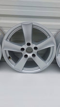 Laden Sie das Bild in den Galerie-Viewer, 4x Alufelge 16 Zoll 7.0" 5x112 35ET Glanz Silber Rim Wheel FEL9969647660hc