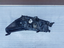 Load image into Gallery viewer, Frontscheinwerfer Toyota Hilux VIII 81110-0K732 LED Rechts Headlight SCH1481421611fl