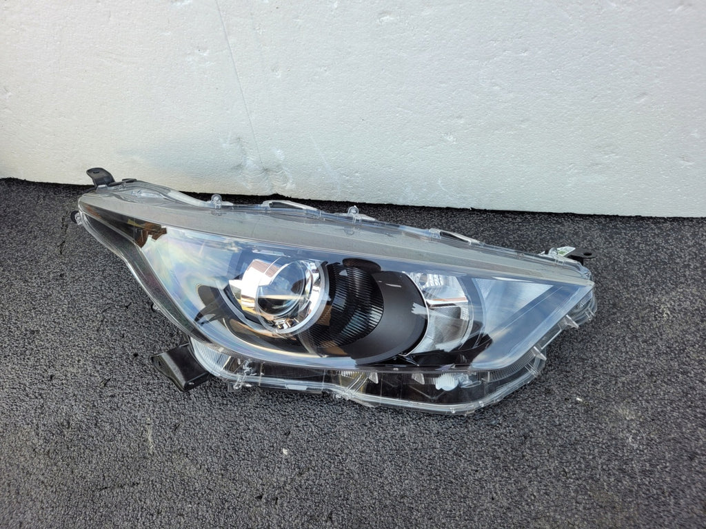 Frontscheinwerfer Toyota Yaris Model LED Rechts Scheinwerfer Headlight SCH4111828326hu