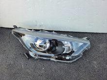 Laden Sie das Bild in den Galerie-Viewer, Frontscheinwerfer Toyota Yaris Model LED Rechts Scheinwerfer Headlight SCH4111828326hu