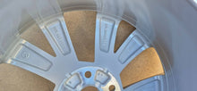 Laden Sie das Bild in den Galerie-Viewer, 1x Alufelge 17 Zoll 7.0" 5x112 45ET 57A601025AJ Skoda Karoq Rim Wheel FEL8630067015wy