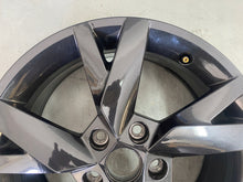 Laden Sie das Bild in den Galerie-Viewer, 1x Alufelge 17 Zoll 6.5&quot; 5x112 46ET Glanz Silber 5E3601025AC Skoda Octavia Iv
