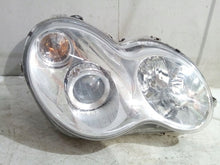 Laden Sie das Bild in den Galerie-Viewer, Frontscheinwerfer Mercedes-Benz W203 A2038204059 Rechts Scheinwerfer Headlight SCH9869178065kd