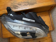 Laden Sie das Bild in den Galerie-Viewer, Frontscheinwerfer Mercedes-Benz X204 A2048200839 Xenon Rechts Headlight SCH5012006945yj