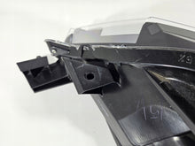 Laden Sie das Bild in den Galerie-Viewer, Frontscheinwerfer Mitsubishi L200 8301D382 Full LED Rechts Headlight