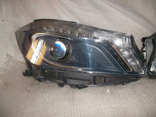 Laden Sie das Bild in den Galerie-Viewer, Frontscheinwerfer Mercedes-Benz W176 A1768201261 Bi-Xenon Ein Satz Headlight SCH5941232340it