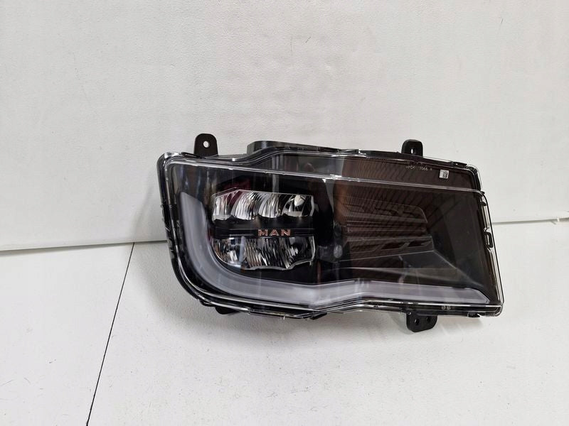 Frontscheinwerfer Man 8125101-6822 LED Rechts Scheinwerfer Headlight SCH1427620498sy