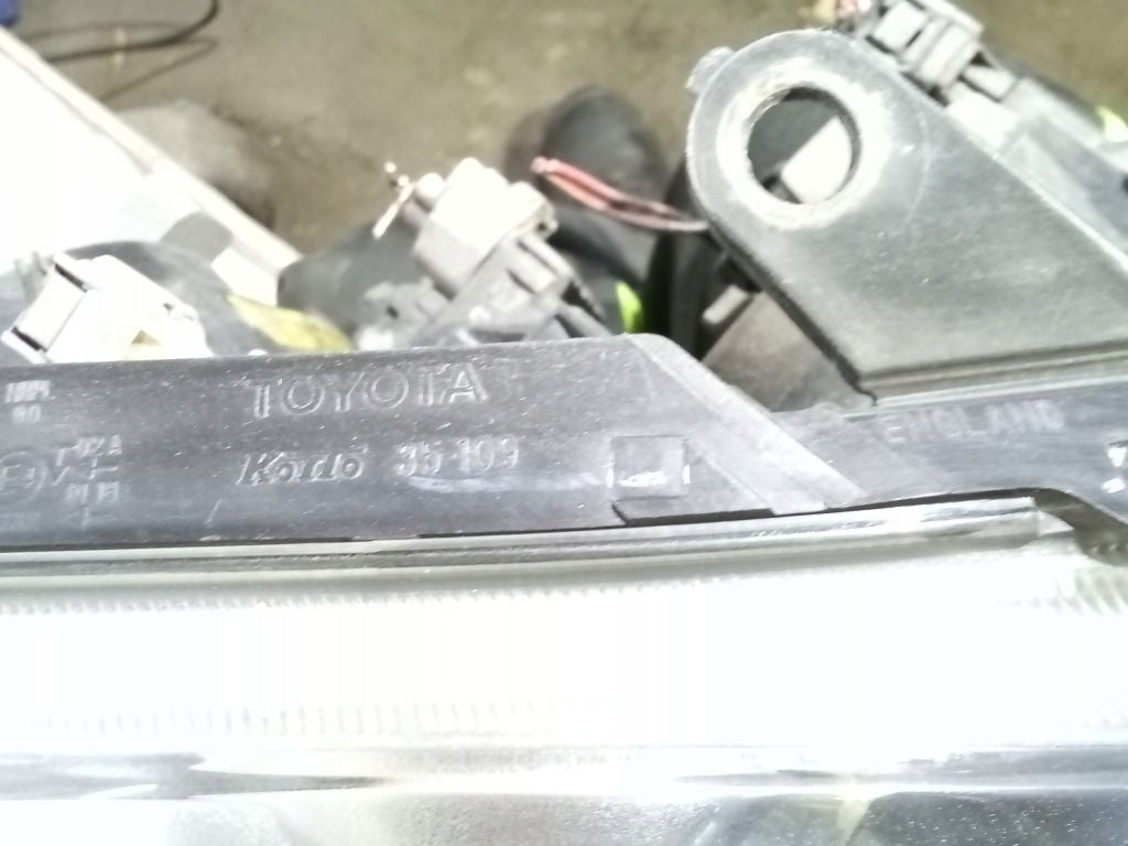 Frontscheinwerfer Toyota Avensis Rechts Scheinwerfer Headlight SCH7917564306hx