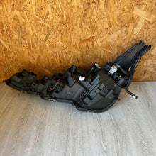 Load image into Gallery viewer, Frontscheinwerfer Toyota Corolla 81110-02S60 Rechts Scheinwerfer Headlight SCH3226076669qf