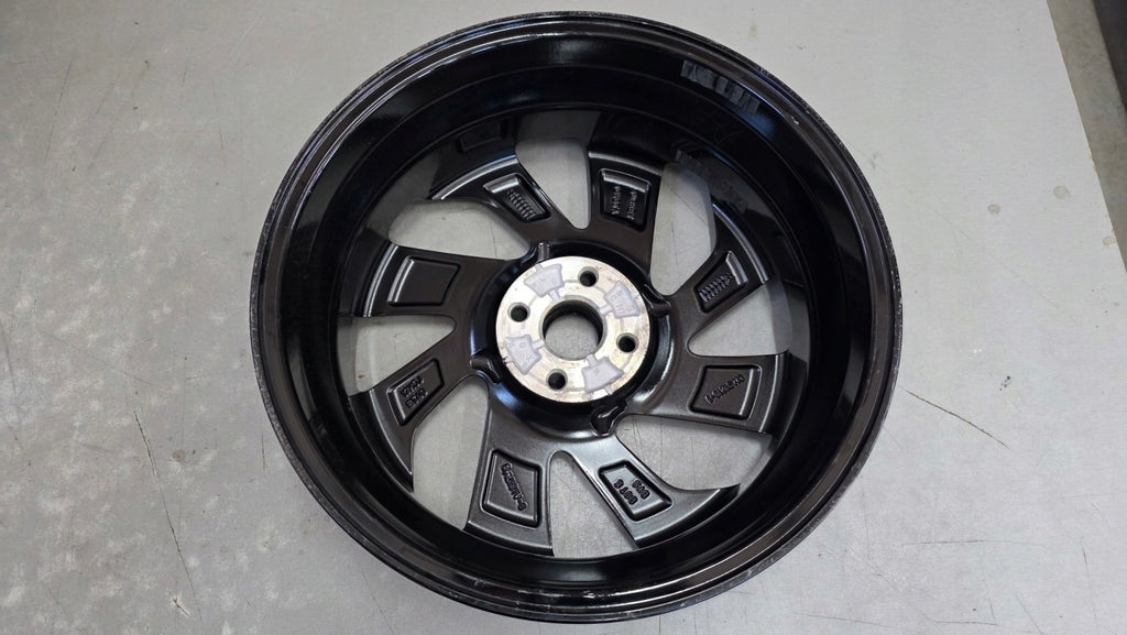 1x Alufelge 17 Zoll 5.0" 4x100 40ET Glanz CMS1210-7 Toyota Aygo X Rim Wheel FEL5778647740zh