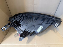 Laden Sie das Bild in den Galerie-Viewer, Frontscheinwerfer Opel Astra L 1689777380 Full LED Ein Stück (Rechts oder Links) SCH9760987707sy