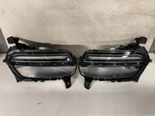 Laden Sie das Bild in den Galerie-Viewer, Frontscheinwerfer Jeep 522187170 Ein Stück (Rechts oder Links) Headlight SCH5128274743rg