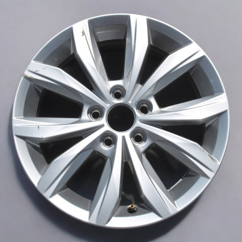 1x Alufelge 15 Zoll 5.5" 5x100 40ET Matt Silber 2G0601025 VW Polo Rim Wheel