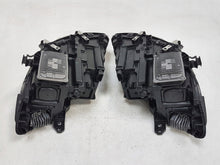 Laden Sie das Bild in den Galerie-Viewer, Frontscheinwerfer Mercedes-Benz W246 A2469065301 LED Rechts oder Links