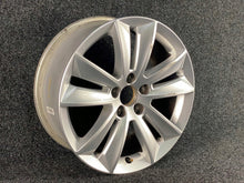 Load image into Gallery viewer, 1x Alufelge 17 Zoll 7.0" 5x108 40 5ET Glanz Silber 31471309 Volvo V60 S60 FEL2646834899dr