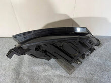 Laden Sie das Bild in den Galerie-Viewer, Frontscheinwerfer Skoda Octavia IV 5E4941015A Links Scheinwerfer Headlight SCH1604040437do