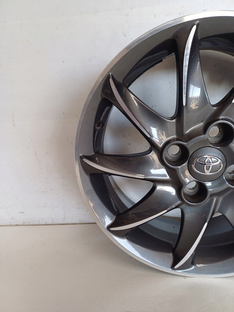 1x Alufelge 16 Zoll 6.0" 4x100 51ET Glanz Silber PZ406B067 Toyota Yaris
