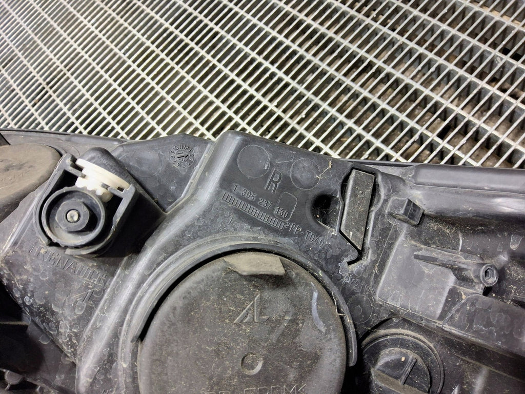 Frontscheinwerfer Renault Captur 1305237130 Rechts Scheinwerfer Headlight SCH6357976418io
