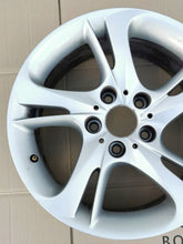 Load image into Gallery viewer, 1x Alufelge 17 Zoll 6785249 BMW Z4 E89 Rim Wheel FEL7272520490ai