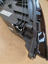 Laden Sie das Bild in den Galerie-Viewer, Frontscheinwerfer Opel Astra 9851881680 Links Scheinwerfer Headlight SCH5921885157px