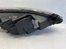 Laden Sie das Bild in den Galerie-Viewer, Frontscheinwerfer Mazda II Links Scheinwerfer Headlight