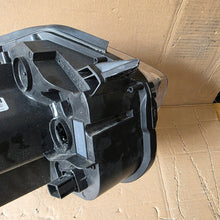 Laden Sie das Bild in den Galerie-Viewer, Frontscheinwerfer Toyota Proace City 9808589980 Xenon Links Headlight SCH6746921956nb