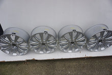 Laden Sie das Bild in den Galerie-Viewer, 4x Alufelge 20 Zoll 8.5" 5x112 29ET Glanz Silber A2924010300 Mercedes-Benz Gle FEL3187060872gv