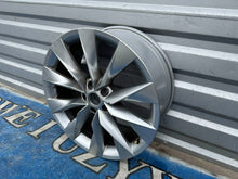 Load image into Gallery viewer, 1x Alufelge 19 Zoll 5LA601025AP Skoda Octavia Rim Wheel FEL3828726354nt