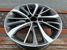 Laden Sie das Bild in den Galerie-Viewer, 1x Alufelge 17 Zoll 7.0&quot; 5x114.3 39ET HL81333 Toyota Corolla Rim Wheel