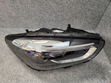 Laden Sie das Bild in den Galerie-Viewer, Frontscheinwerfer Mercedes-Benz W247 A2479061404 LED Rechts Headlight SCH1846408612te