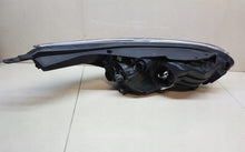 Load image into Gallery viewer, Frontscheinwerfer Kia Ceed 92102J7050 Ein Stück (Rechts oder Links) Headlight SCH1800045369mr