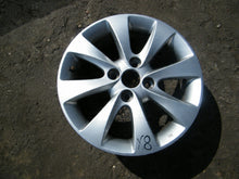Load image into Gallery viewer, 1x Alufelge 15 Zoll 5.5&quot; 4x100 50ET Silber Hyundai Rim Wheel