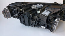 Laden Sie das Bild in den Galerie-Viewer, Frontscheinwerfer BMW 2 5A4224705 FALSE Scheinwerfer Headlight SCH7598031695vz