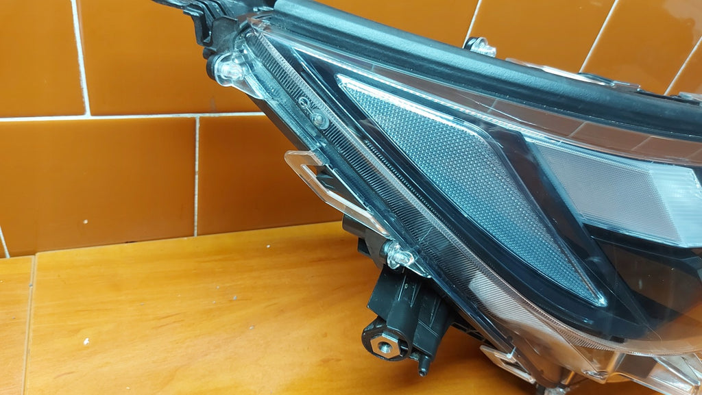 Frontscheinwerfer Toyota V 25-LIFT LED Rechts Scheinwerfer Headlight SCH8011515317xi