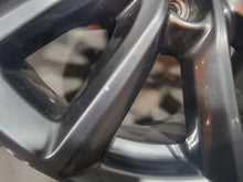 Laden Sie das Bild in den Galerie-Viewer, 1x Alufelge 18 Zoll 7.0" 5x114.3 45ET Glanz Silber 9965B57080 Mazda 3 Rim Wheel FEL7419046674bi