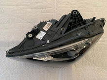 Laden Sie das Bild in den Galerie-Viewer, Frontscheinwerfer Mercedes-Benz W206 A2069062903 LED Links Headlight SCH9724787483hf