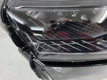 Laden Sie das Bild in den Galerie-Viewer, Frontscheinwerfer Skoda Karoq 57B941036 LED FALSE Scheinwerfer Headlight SCH8982881727il