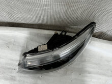 Laden Sie das Bild in den Galerie-Viewer, Frontscheinwerfer Mercedes-Benz Vito W447 A4479067700 Rechts oder Links SCH9096077270wc