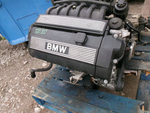 Laden Sie das Bild in den Galerie-Viewer, Motor BMW E39 M52B25 2.5 1997 Benzin Engine Komplett