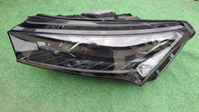 Laden Sie das Bild in den Galerie-Viewer, Frontscheinwerfer Skoda Enyaq 5LB941015A Links Scheinwerfer Headlight