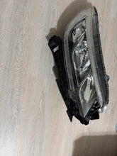 Laden Sie das Bild in den Galerie-Viewer, Frontscheinwerfer Honda Crv IV W2574 Rechts Scheinwerfer Headlight SCH6969637662sk