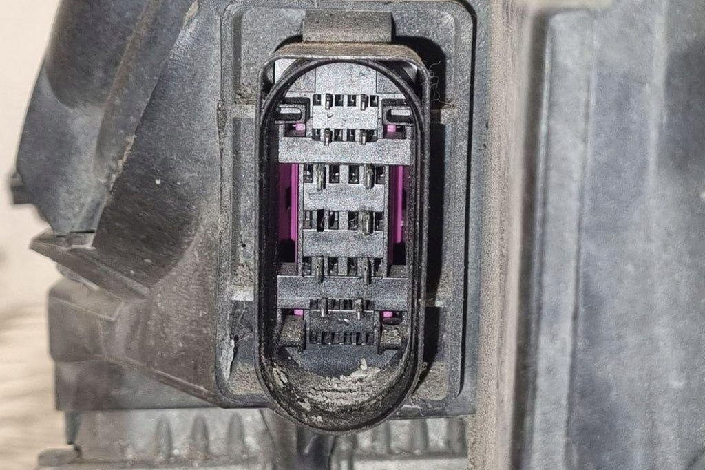 Frontscheinwerfer Audi A4 8E0941004 Xenon Ein Stück (Rechts oder Links)