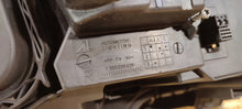 Laden Sie das Bild in den Galerie-Viewer, Frontscheinwerfer Land Rover Range III L322 XBC000386 Xenon Rechts Headlight SCH4327415300yc