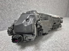 Laden Sie das Bild in den Galerie-Viewer, Frontscheinwerfer Audi B9 8W0941036J LED Ein Stück (Rechts oder Links) Headlight
